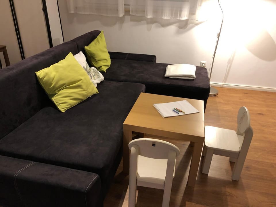 Living room, Seating area