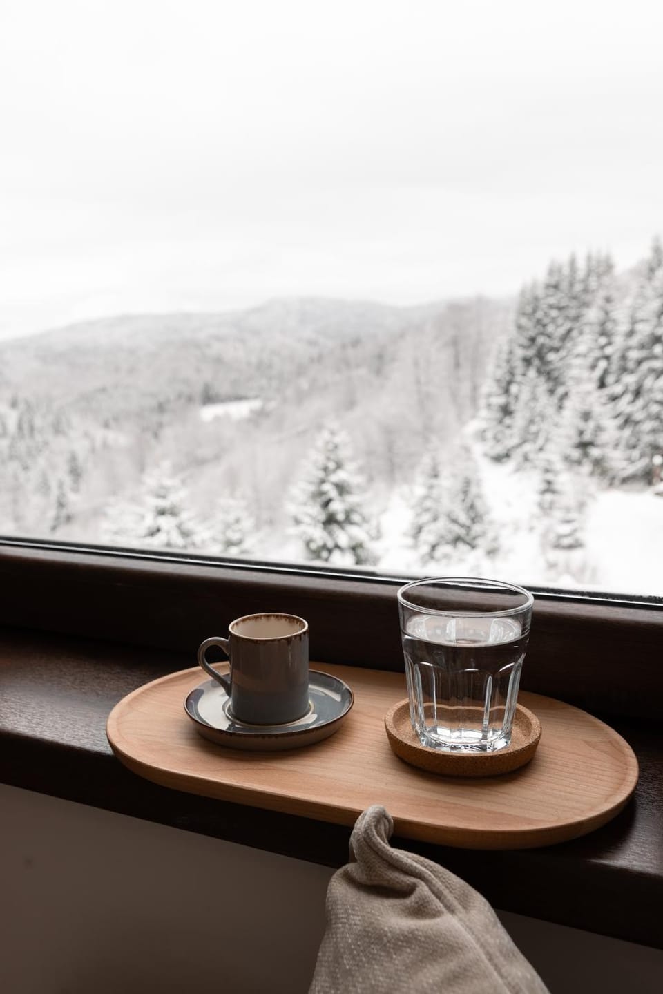 Winter, View (from property/room), Living room, Mountain view, Drinks, Drinks