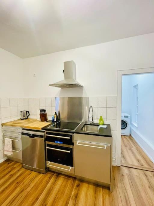 Kitchen or kitchenette, dishwasher, minibar, pet friendly, stove, toaster