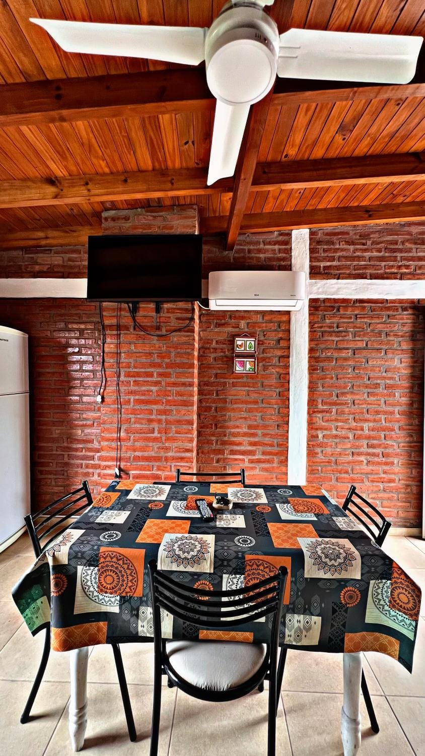 Seating area, Dining area