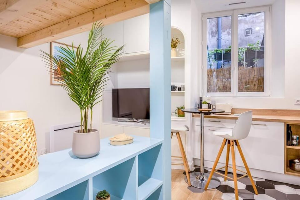 TV and multimedia, Dining area