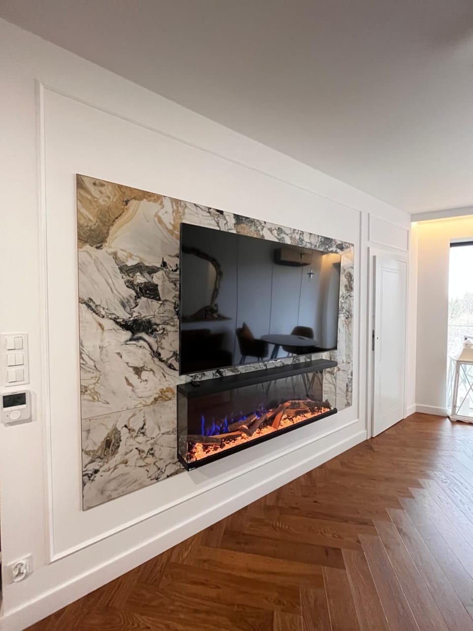 TV and multimedia, Living room, Evening entertainment, fireplace
