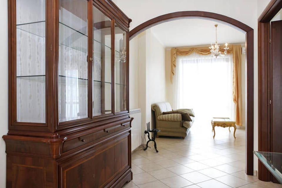 Day, Living room