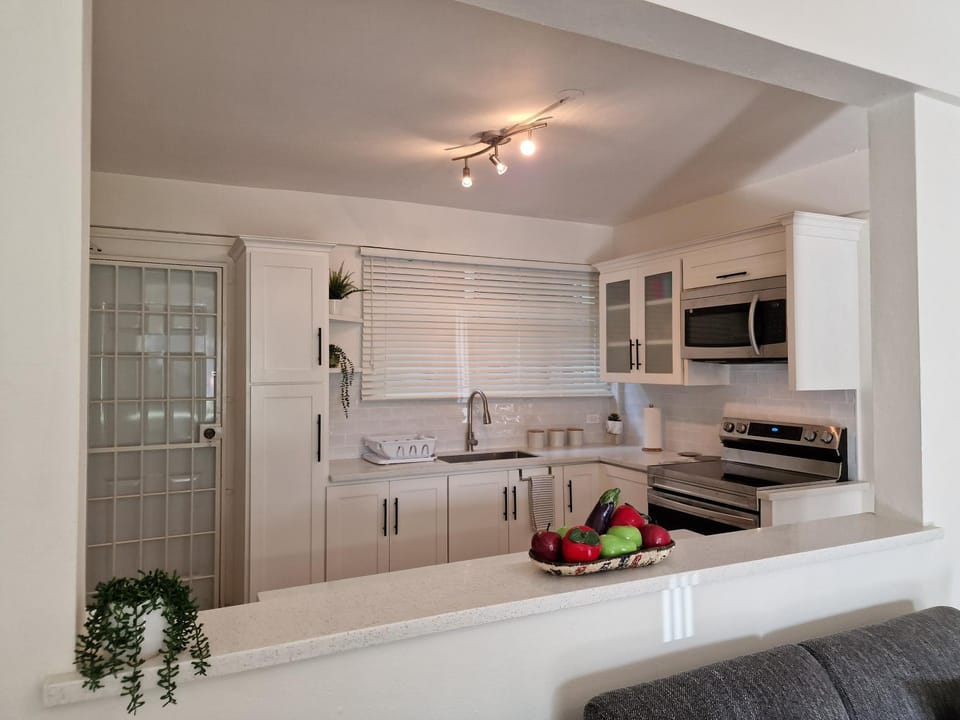 2 Bed, parking, gated, modern Apartment in Trinidad and Tobago
