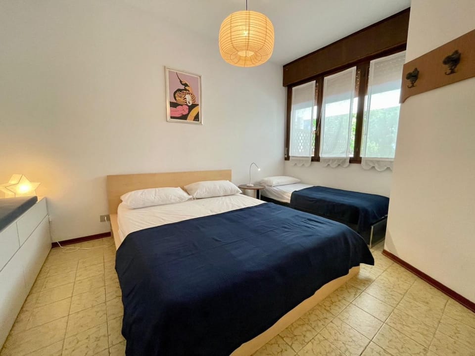 Bed, Decorative detail, Bedroom