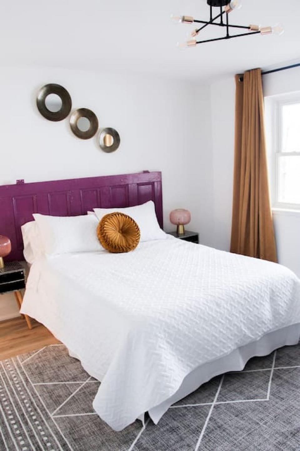4 Guest Suite with Waterfront Views at Fancie's PEC - Suite 2 Vacation rental in Belleville