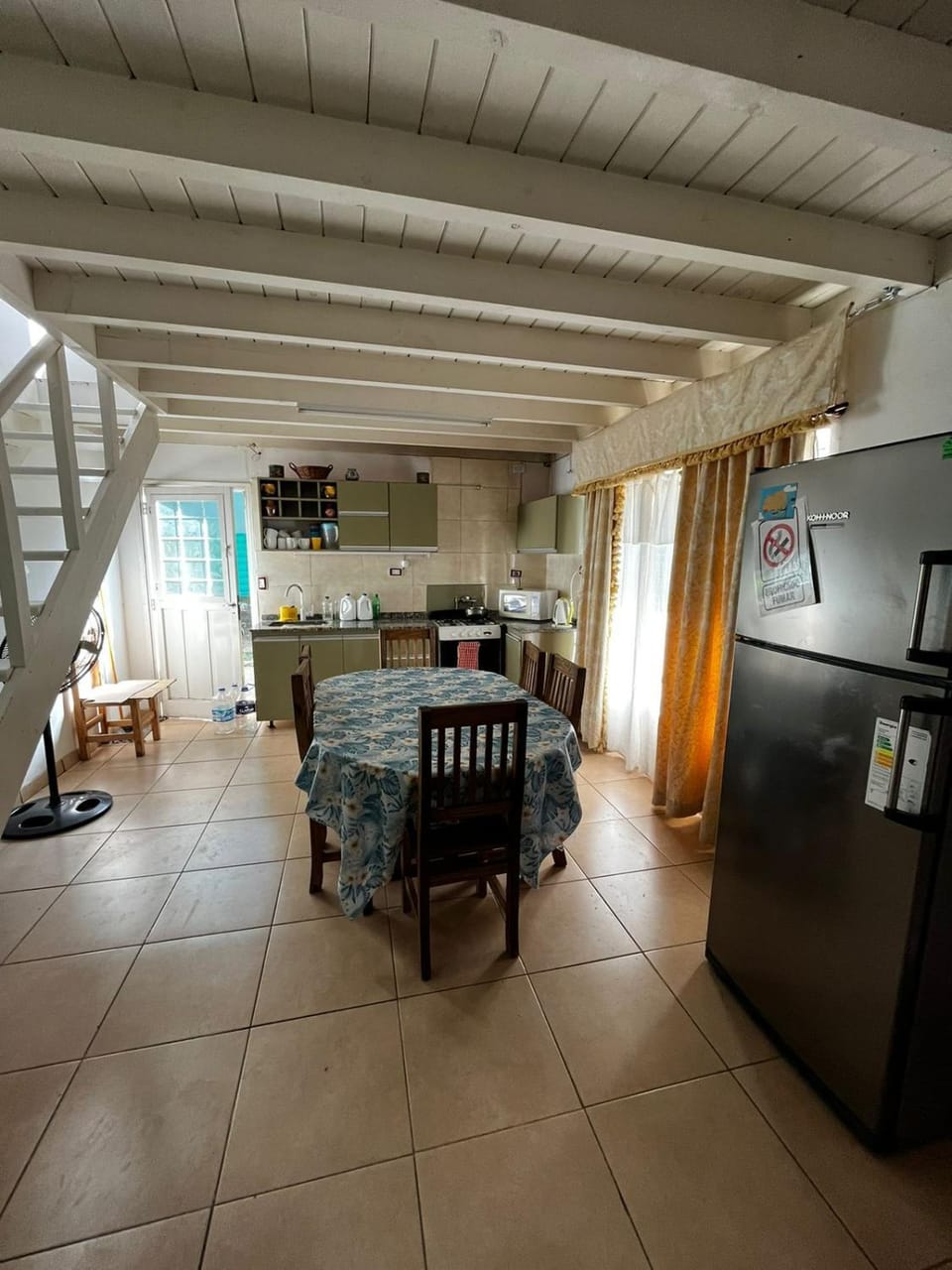 Kitchen or kitchenette, Living room, Seating area, Dining area, minibar