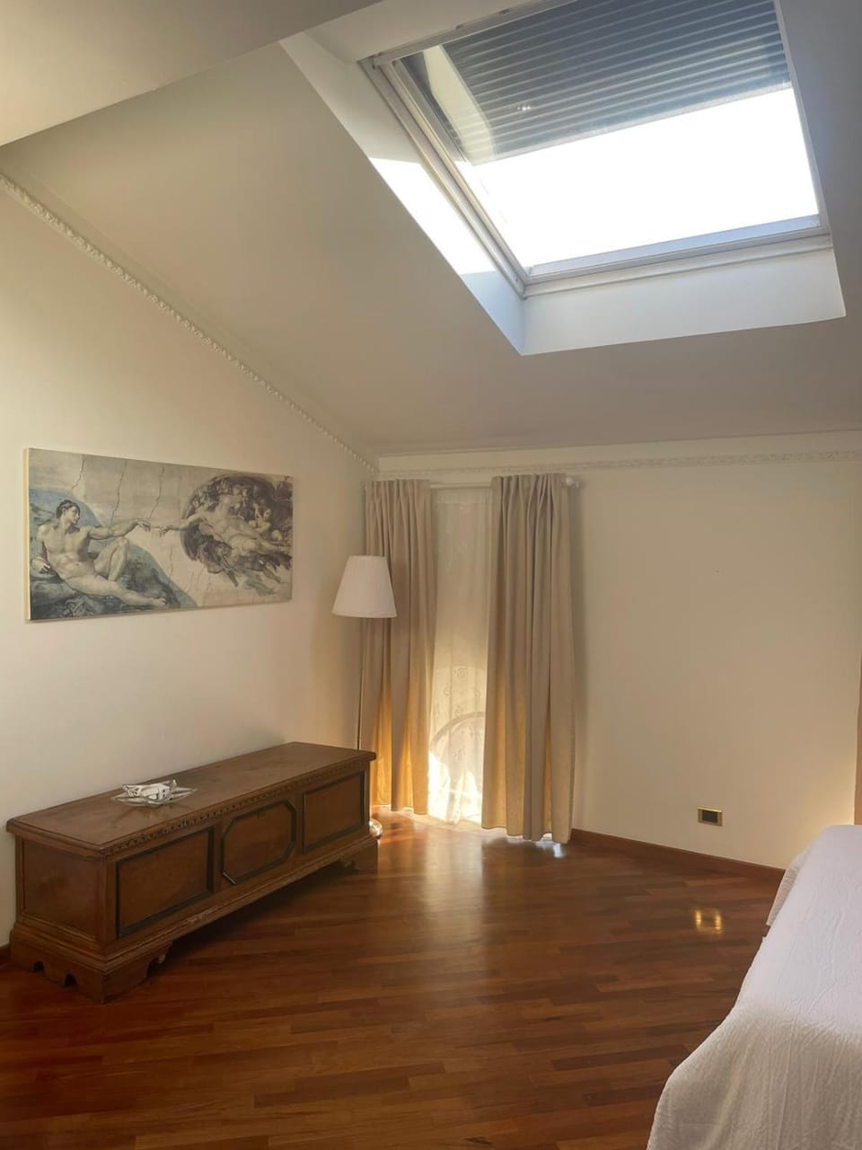 Photo of the whole room
