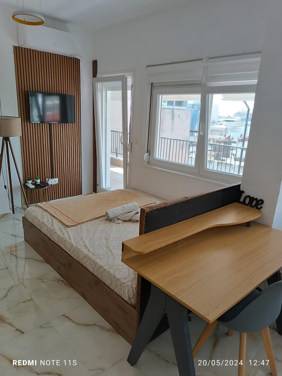 Photo of the whole room