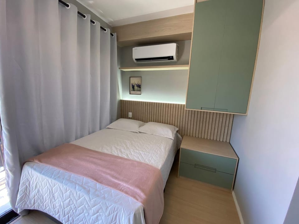 Bed, Photo of the whole room, Bedroom, air conditioner