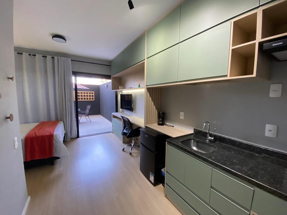 Bed, Kitchen or kitchenette, Photo of the whole room, Bedroom, minibar, oven, stove