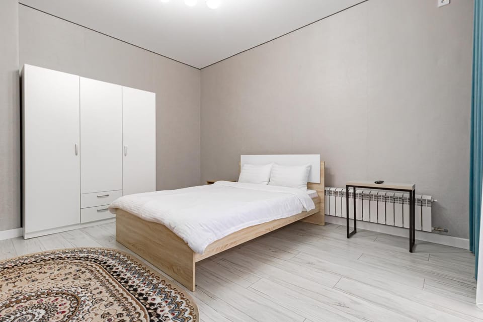 Bed, Photo of the whole room, wardrobe