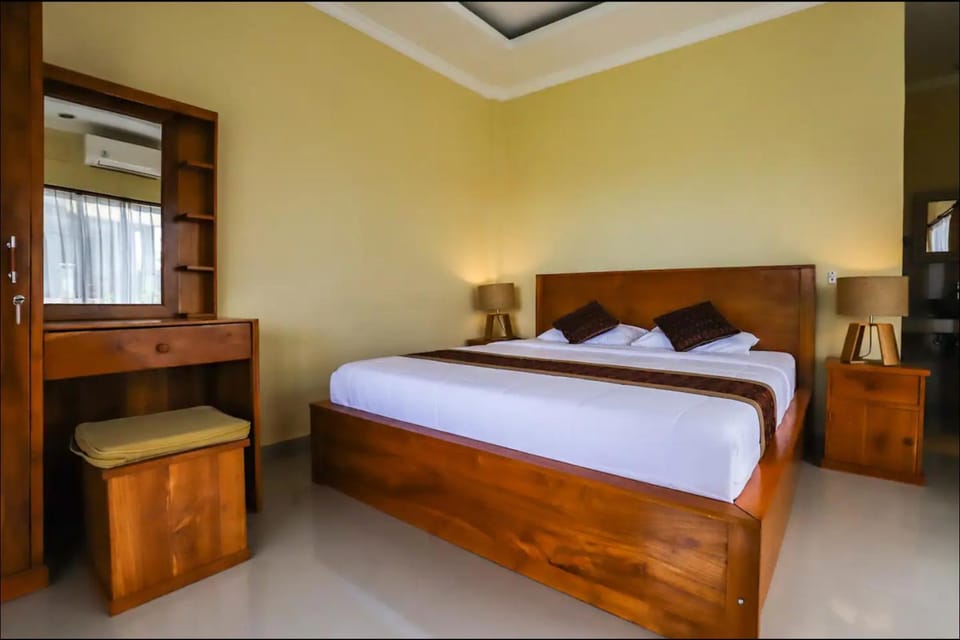 Bed, Photo of the whole room, Bedroom