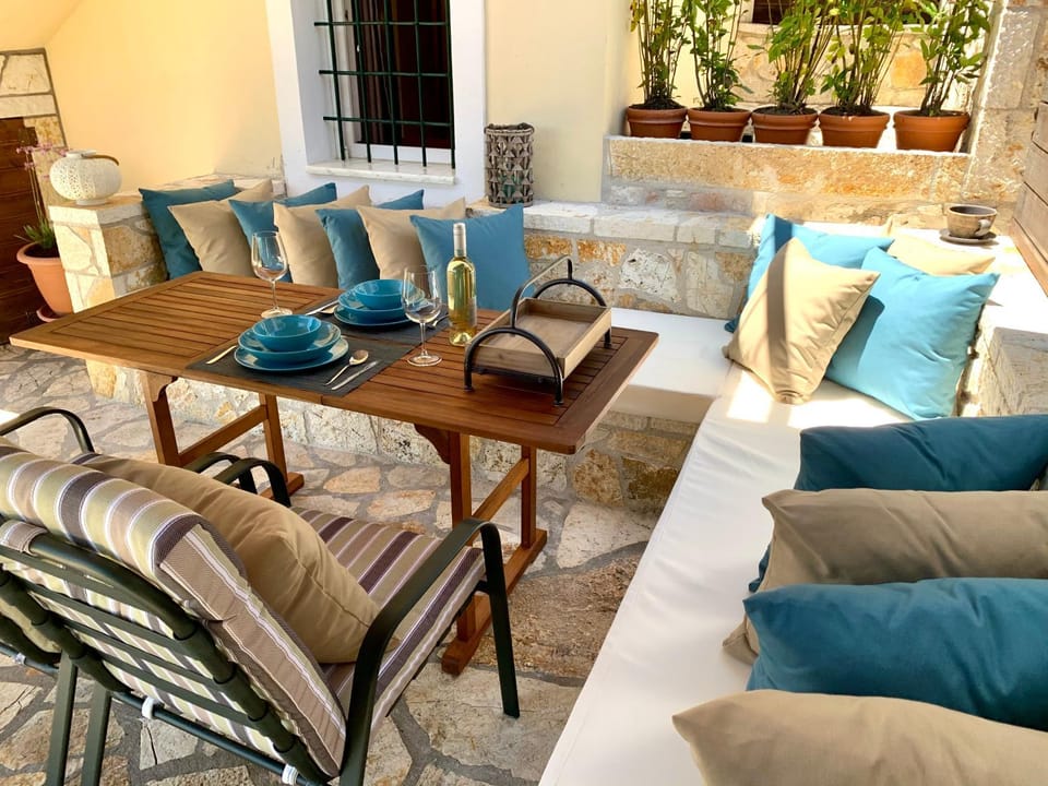 Patio, Seating area