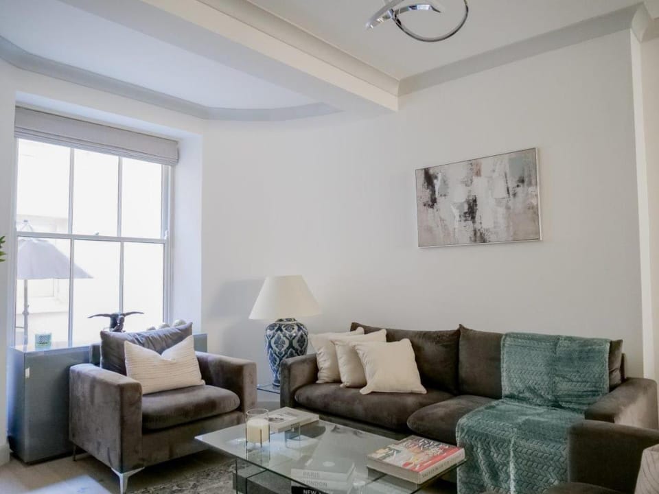Super Spacious 3 Bedroom and 3 Bathroom Apartment Apartment in City of Westminster