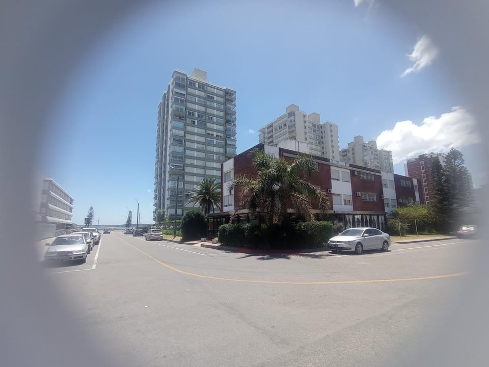Property building, Facade/entrance, Day, City view, Location