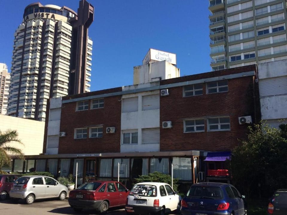 Property building, Facade/entrance, Location