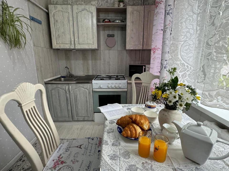 Солнечное гнёздышко Apartment in Almaty