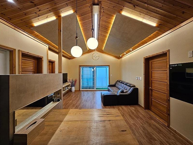 IMSTAY friendly child Yusuam Aewol Villa in South Korea