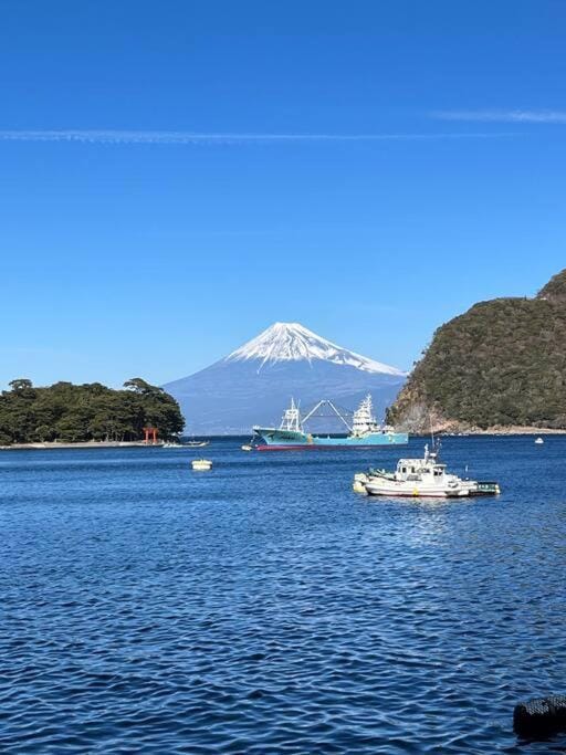 Nearby landmark, Day, Natural landscape, Mountain view, Sea view