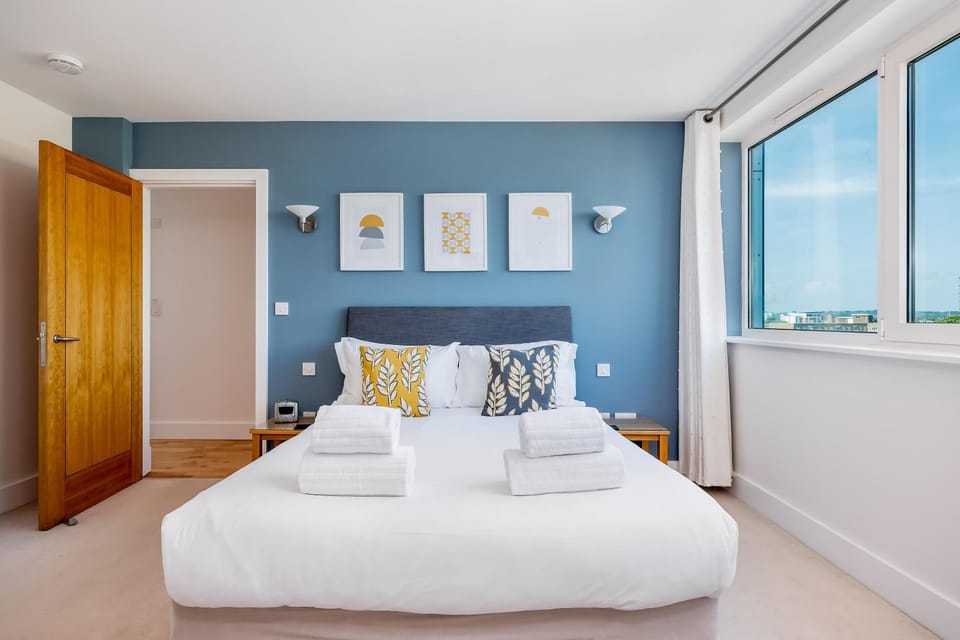 Jeanneau - Prestigious Dolphin Quays apartment on Poole Quay Apartment in Poole