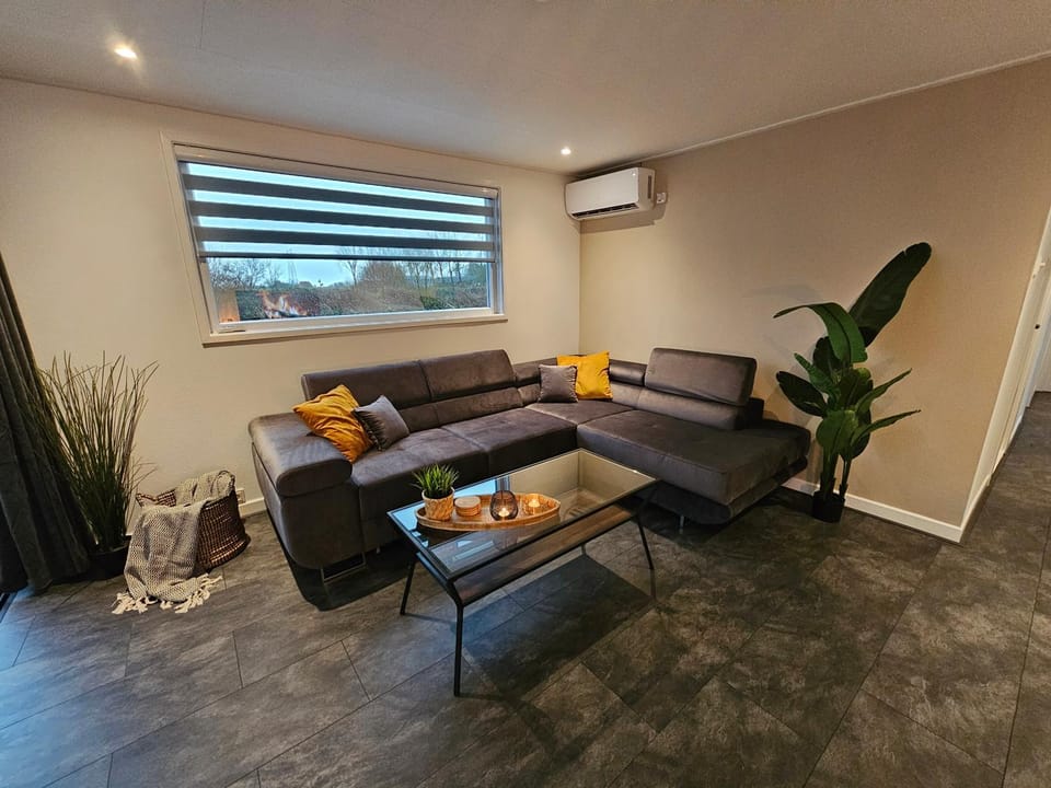 Communal lounge/ TV room, Seating area