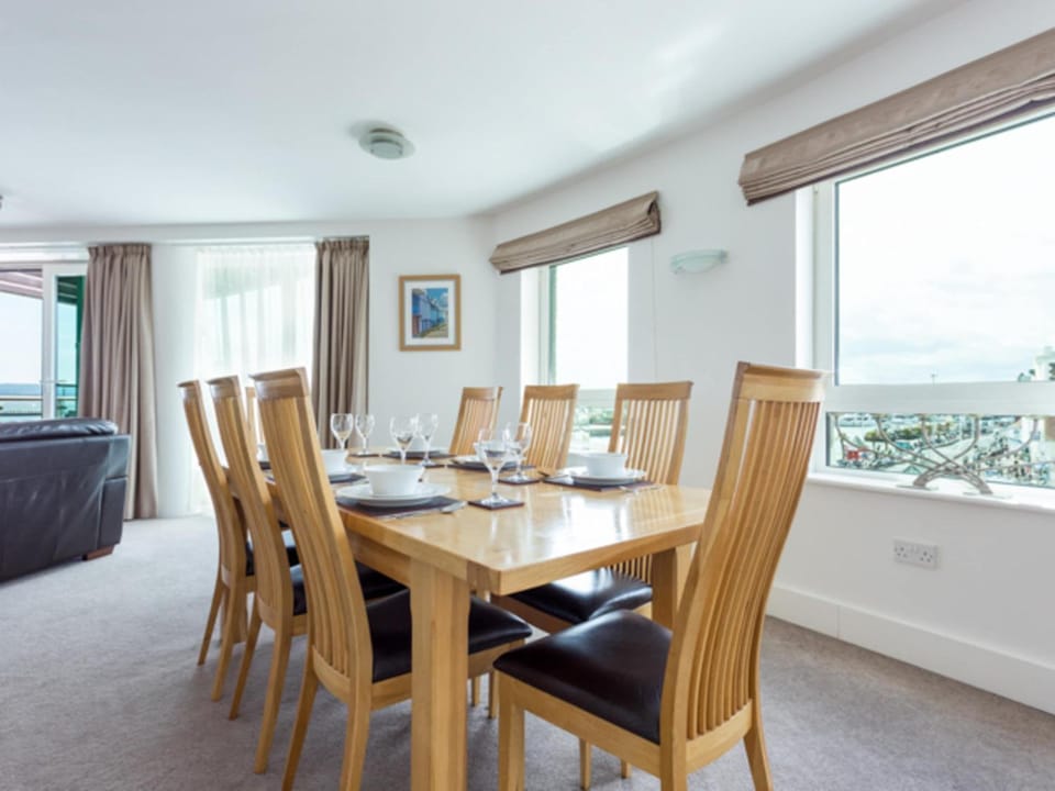 Panorama - 180-Degree Harbour Views Apartment in Poole