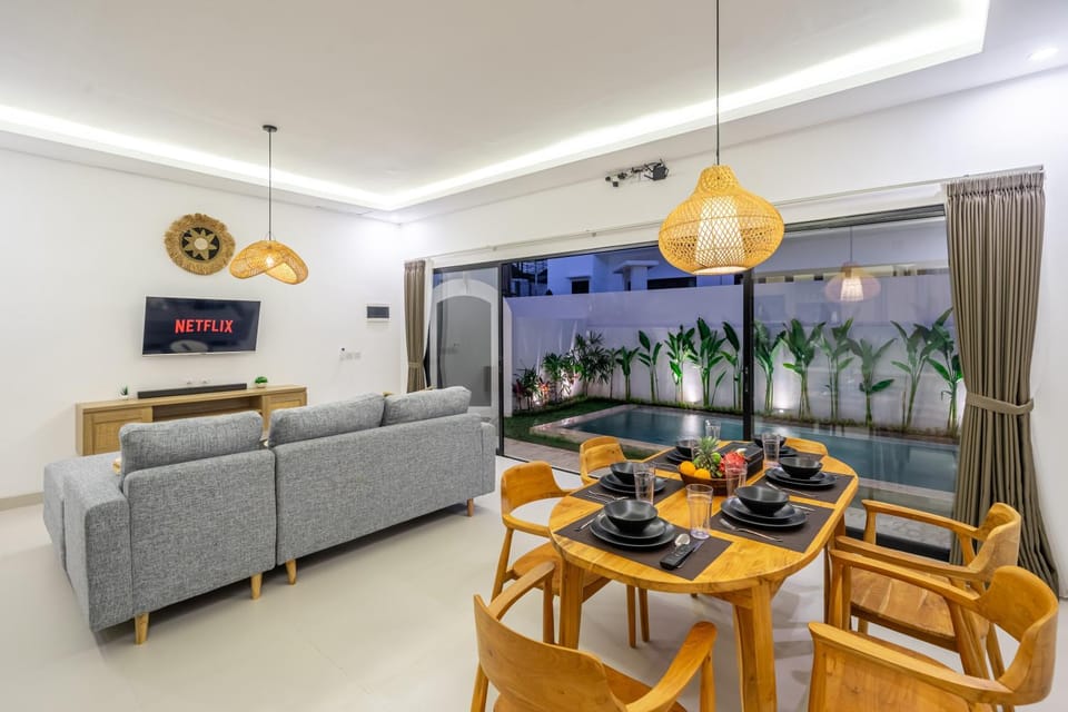 Living room, Dining area