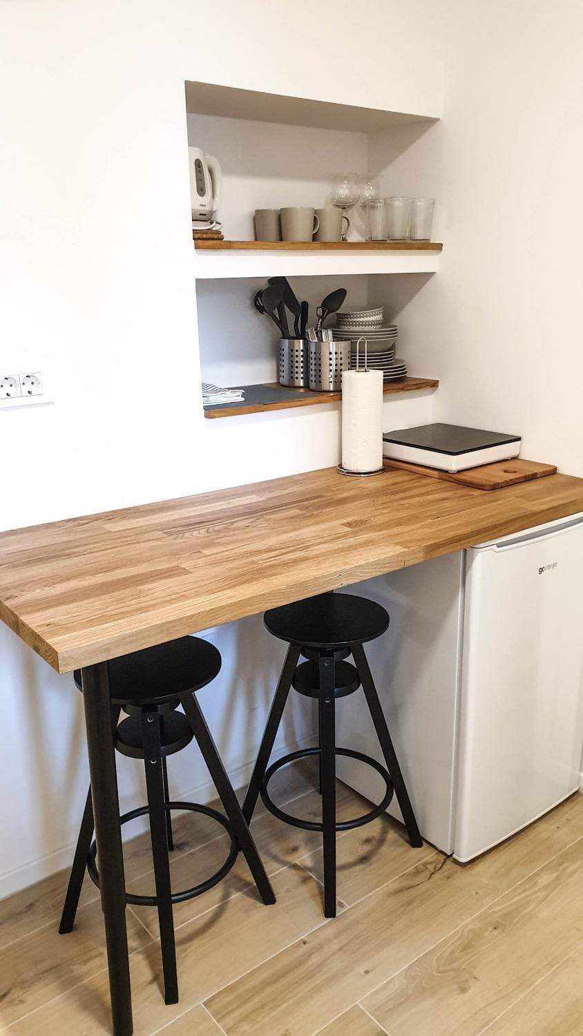 Coffee/tea facilities, Kitchen or kitchenette, Dining area