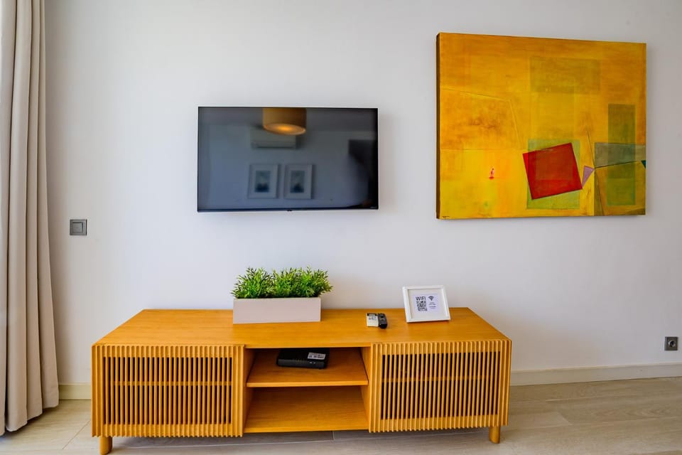 Communal lounge/ TV room, TV and multimedia, Living room, Seating area