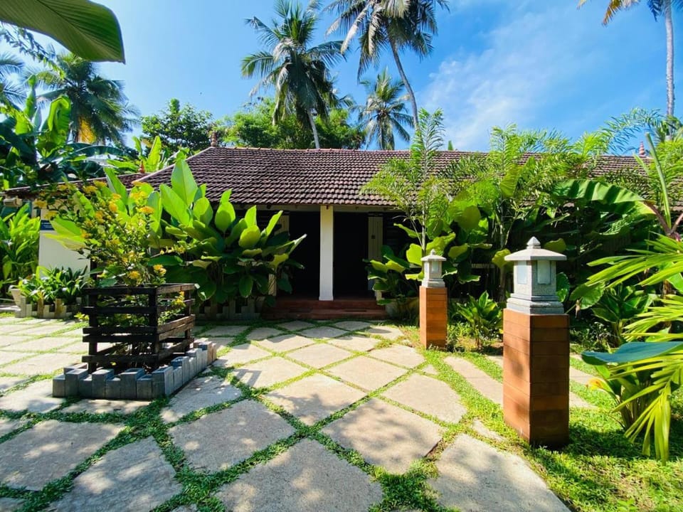 Hotel Holiday Home Bed and Breakfast in Kerala