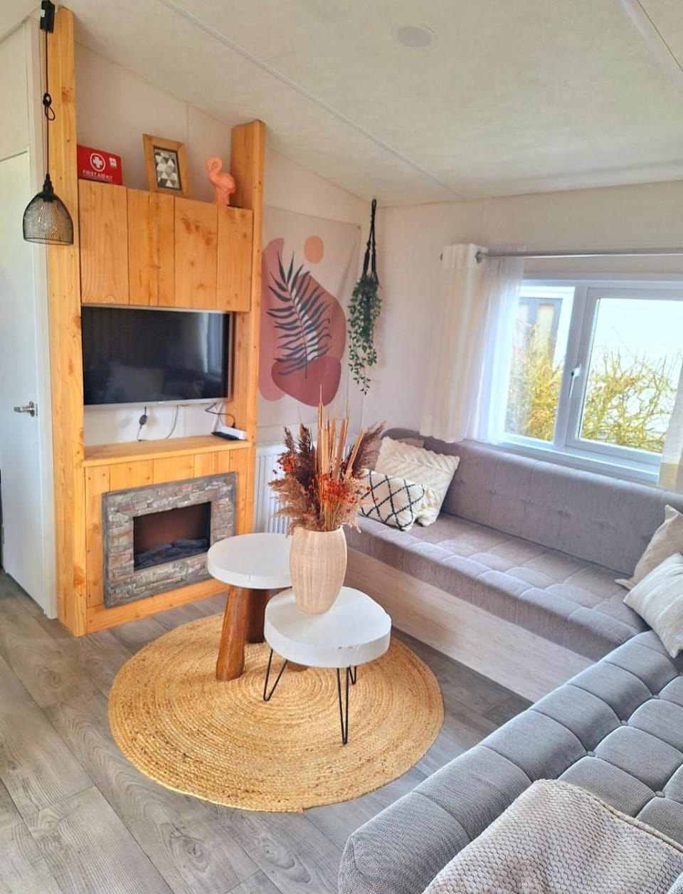 TV and multimedia, Seating area