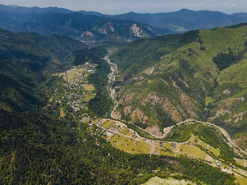 Nearby landmark, Day, Neighbourhood, Natural landscape, Bird's eye view, Mountain view