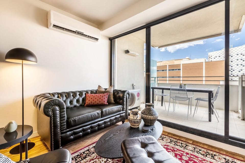 Living room, Seating area, air conditioner