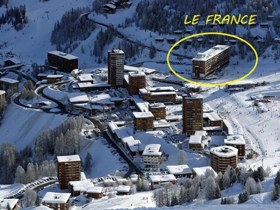 La Plagne Centre Appartement front neige Apartment in Mâcot-la-Plagne