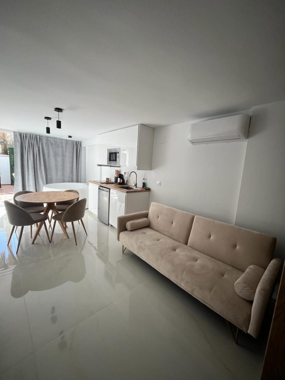 Kitchen or kitchenette, Living room