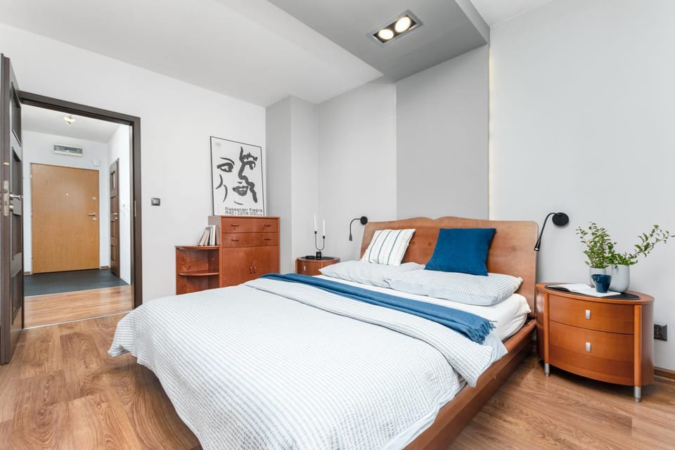 Facade/entrance, Bed, Bedroom
