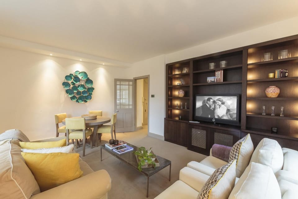 TV and multimedia, Living room, Seating area