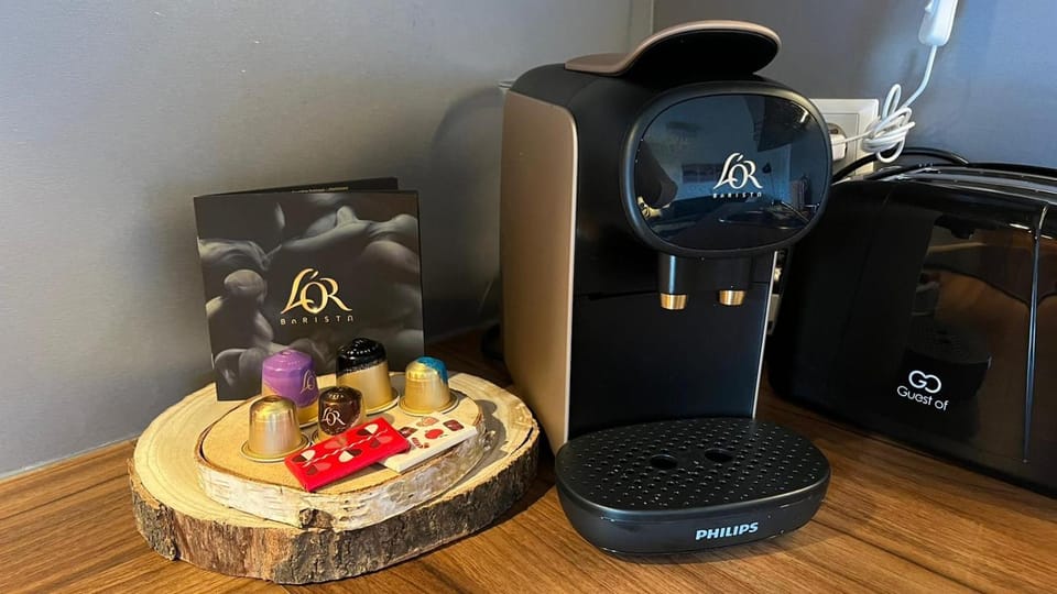 Coffee/tea facilities, Kitchen or kitchenette, Food and drinks, toaster