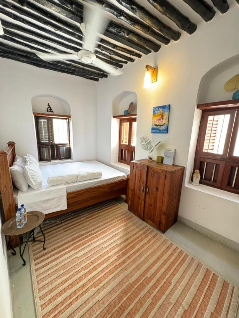 Bed, View (from property/room), Decorative detail, Bedroom
