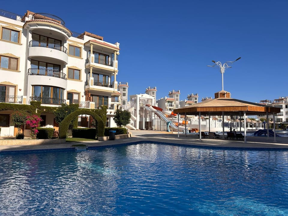 Sharm Hills Resort 3-Bedroom with Pool View and Beach Access Apartment in Sharm El-Sheikh