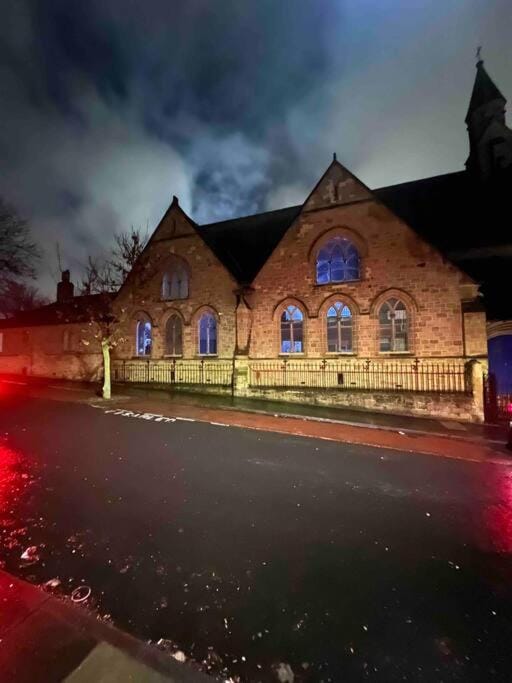 Neighbourhood, Landmark view, Street view