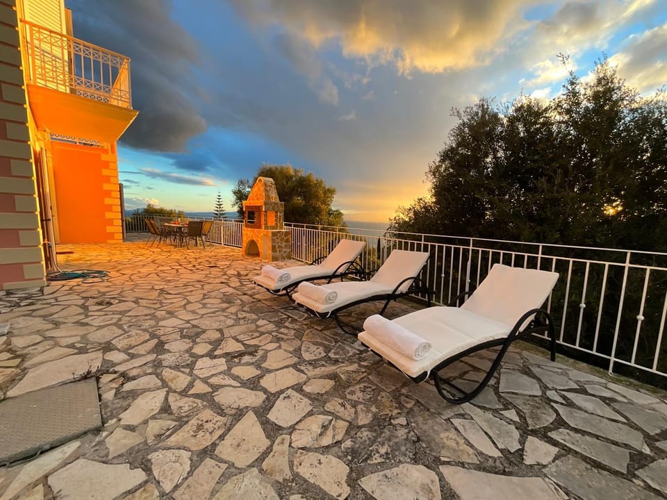 Patio, BBQ facilities, Sunset, sunbed