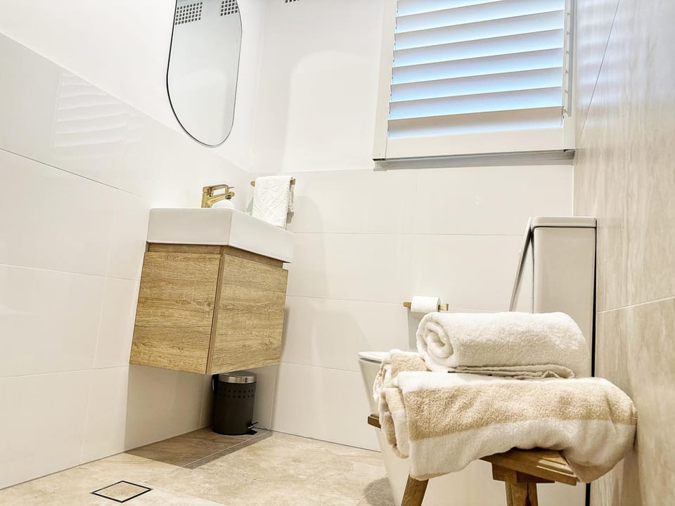 Solhaus - Modern 1BR by Towradgi Beach Apartment in Towradgi