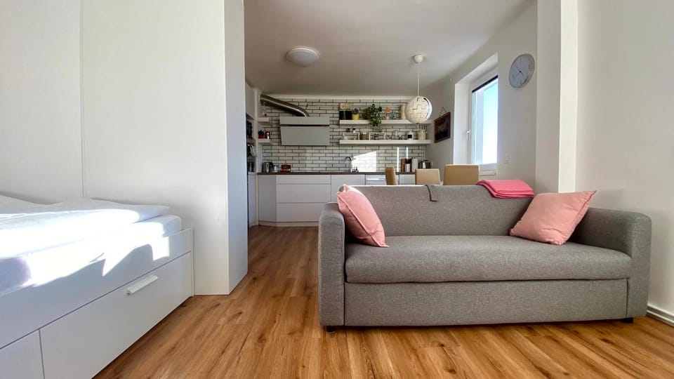 Living room, Bedroom, Time of day