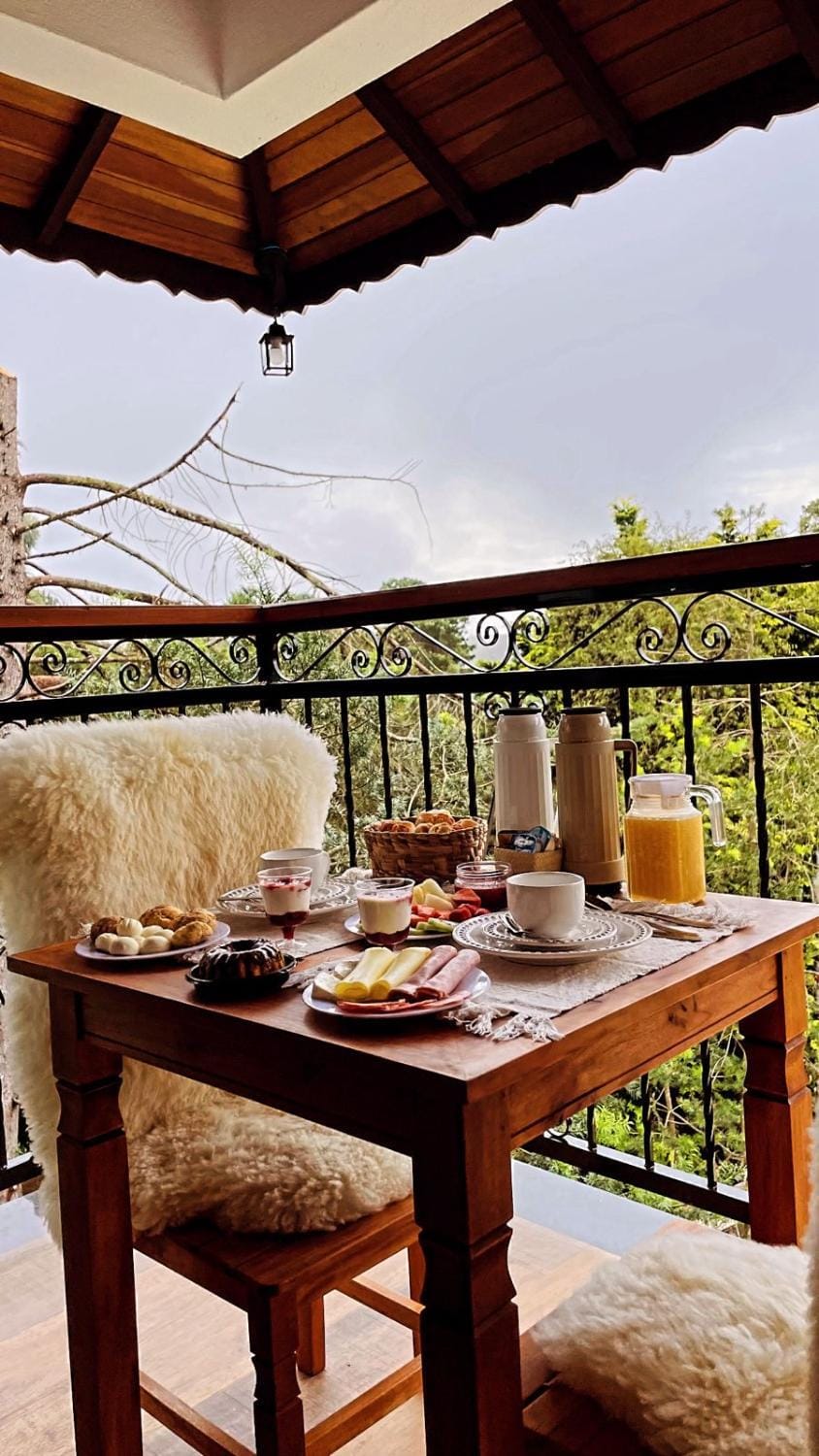 View (from property/room), Balcony/Terrace, Dining area