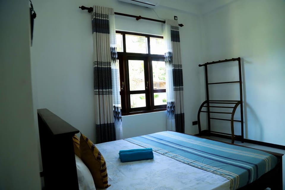 Bed, air conditioner