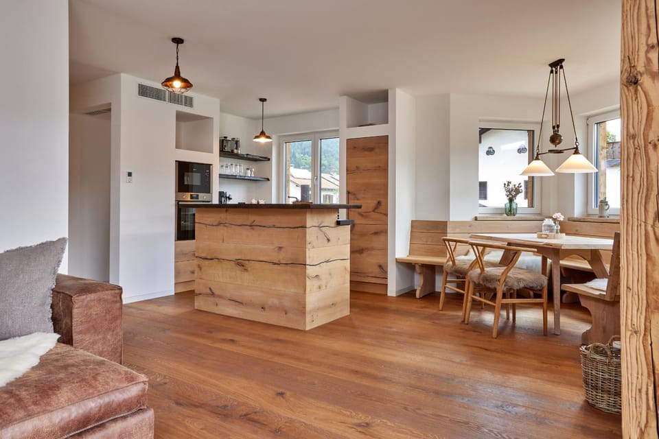 Kitchen or kitchenette, Seating area, Dining area, minibar, pet friendly, stove, toaster