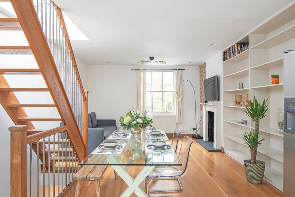 Exceptional Mews House in Chelsea House in City of Westminster