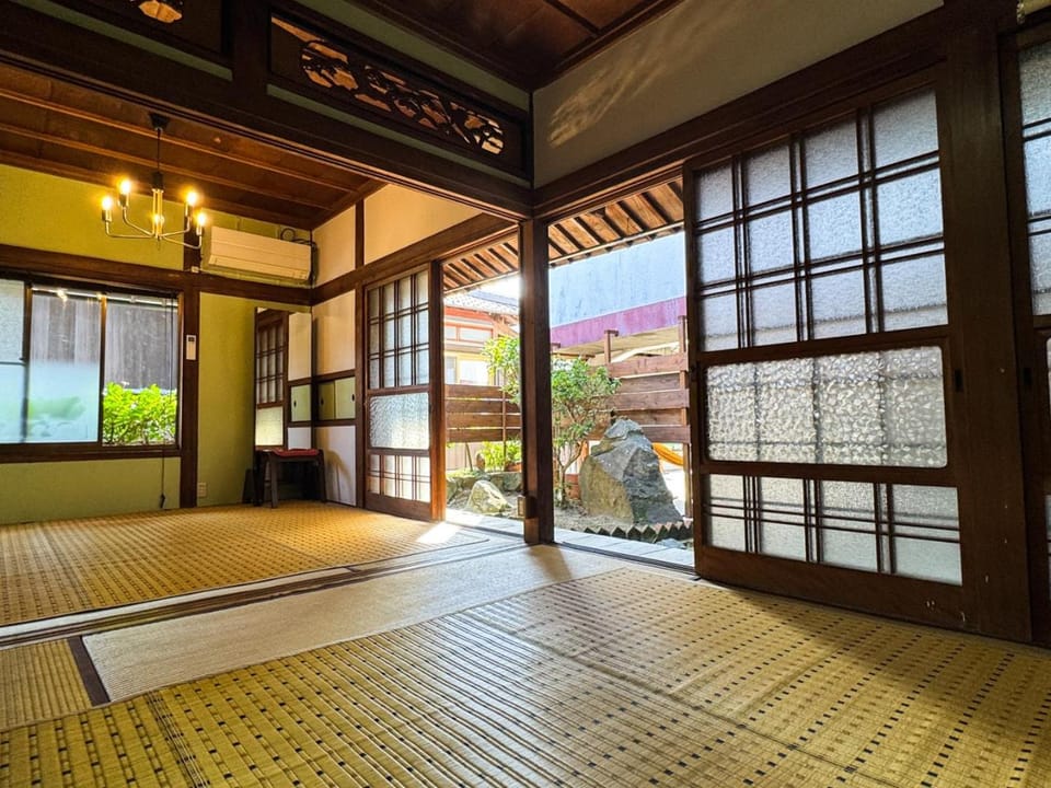 ギャラリー宿　INNAHOUSE ANDAGALLERY Country House in Hyogo Prefecture